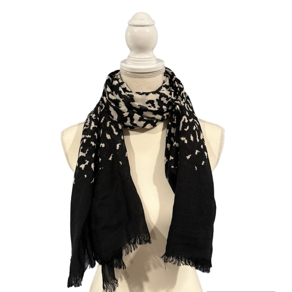 Calvin Klein extra long Black and White Scarf